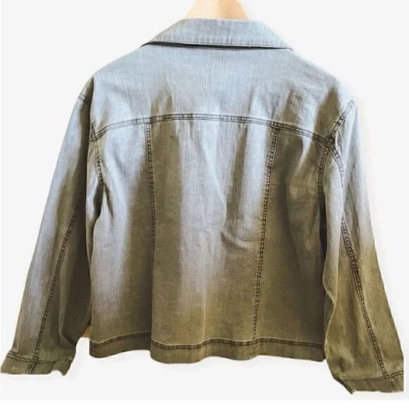 Chico’s Gray Distressed Military Denim Lightweight Women Jacket
SZ 2 - Picture 2 of 6